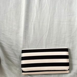 Kut From The Kloth Wallet